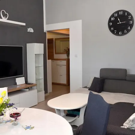 Diana Апартаменты *